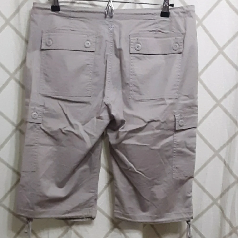 Prana Breathe Kai Cargo Bermuda Shorts Knickers Size 8 Light Grey